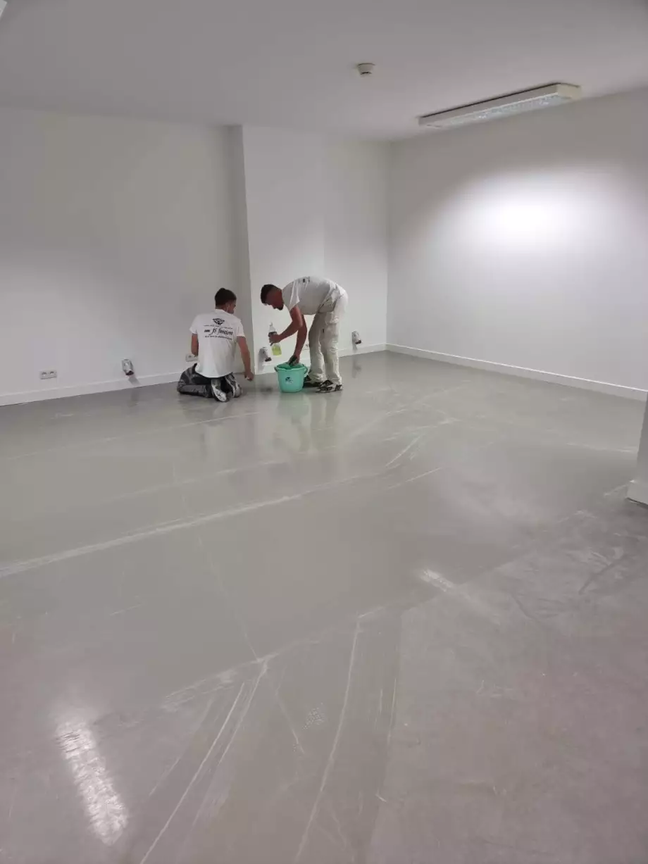 Pose de carrelage JS Finition